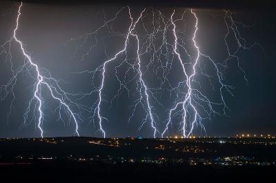 What Causes Lightning and Thunder?  NOAA SciJinks – All About Weather
