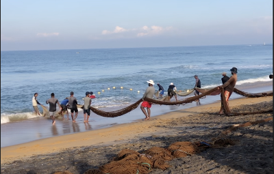 Secure Livelihoods Research Consortium  'Outside the net': women's  participation in fishing activities in Trincomalee district of Sri Lanka