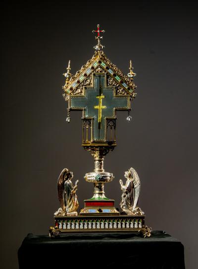 Relics and Reliquaries in Medieval Christianity, Essay